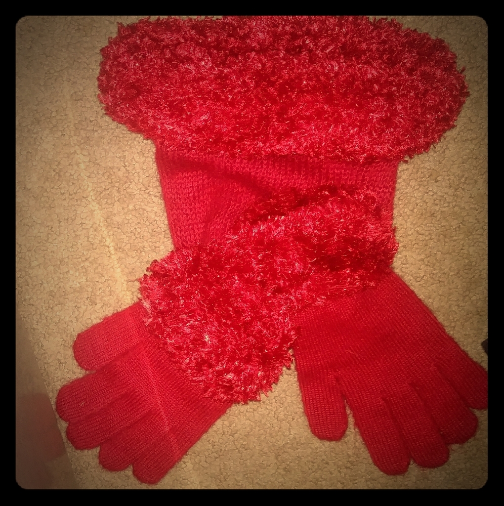 Hat & Gloves